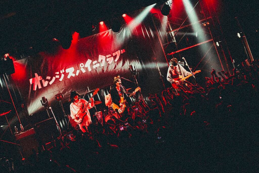 オレンジスパイニクラブ、「ふたり」でつくり上げた、ツアーファイナルLIQUIDROOM公演