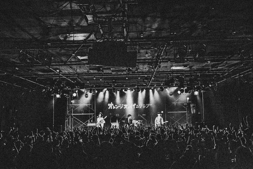 オレンジスパイニクラブ、「ふたり」でつくり上げた、ツアーファイナルLIQUIDROOM公演