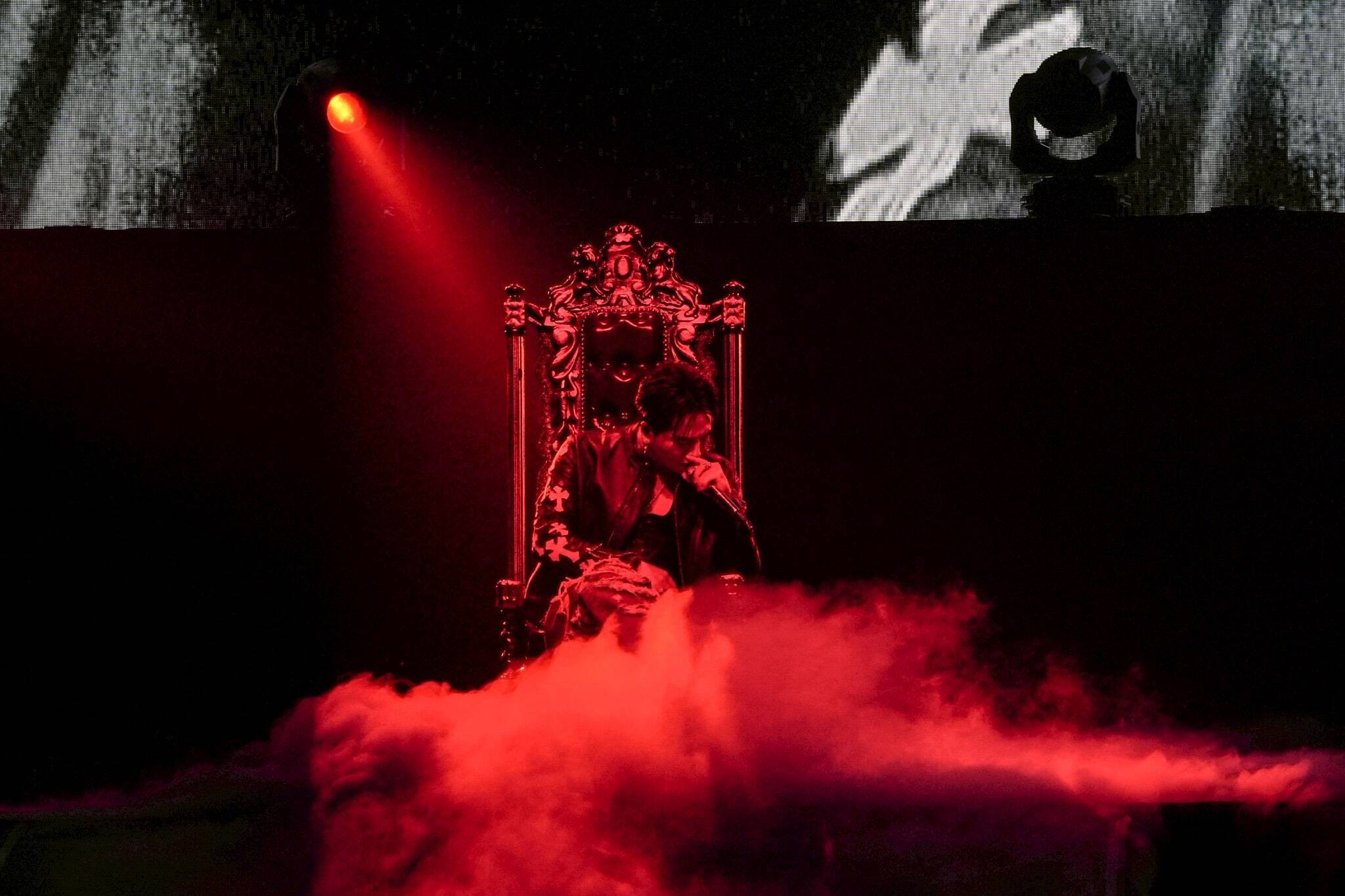 ØMI『INFINITY MOON』初日、2595日を越えた再会の夜を読み解く