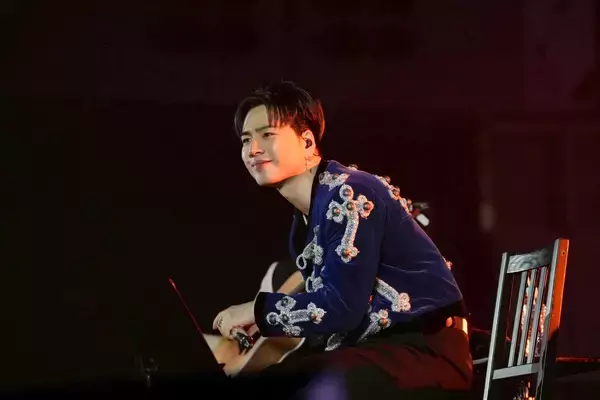 「ØMI『INFINITY MOON』初日、2595日を越えた再会の夜を読み解く」の画像