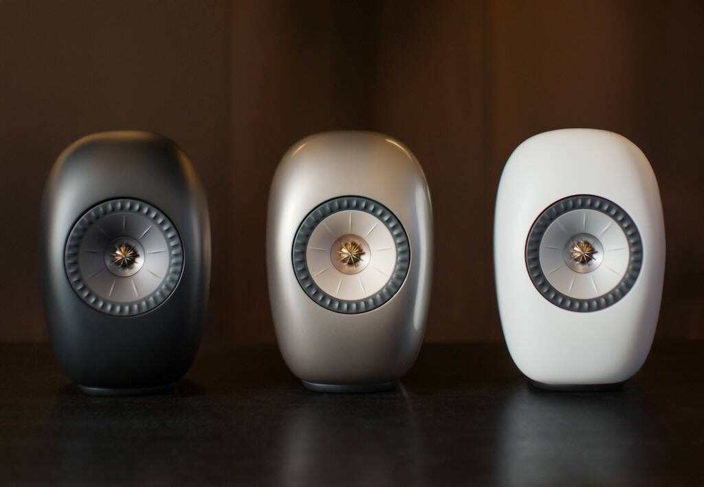 KEF、次世代ワイヤレスHiFiスピーカー「LS LUXE」発売
