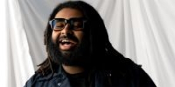 Elmieneが語る、新時代のソウルを切り拓く感性「繊細さこそが僕のスーパーパワー」【サマソニ出演】