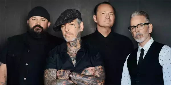 Social Distortionが語る──伝説的パンクロッカーがガンを克服し、オアシスを愛せるようになるまで