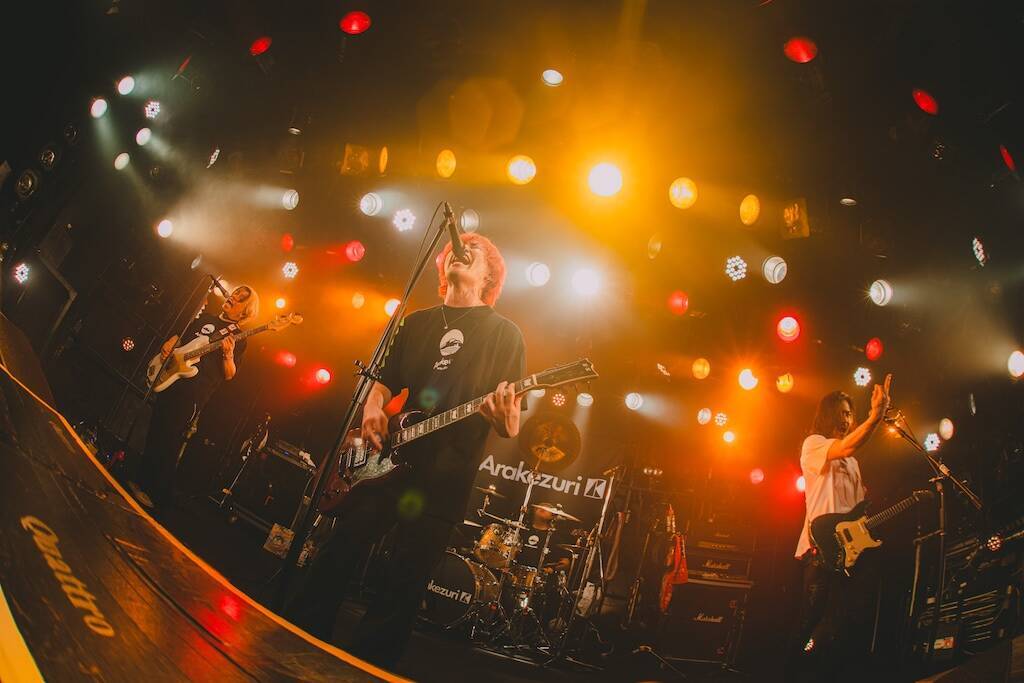 Arakezuri、歓喜と情熱の渋谷CLUB QUATTRO公演、23曲に魂を込めた「讃歌斉唱」