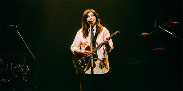 ルーシー・デイカスが語る、初めての日本と「つながり」を巡る対話