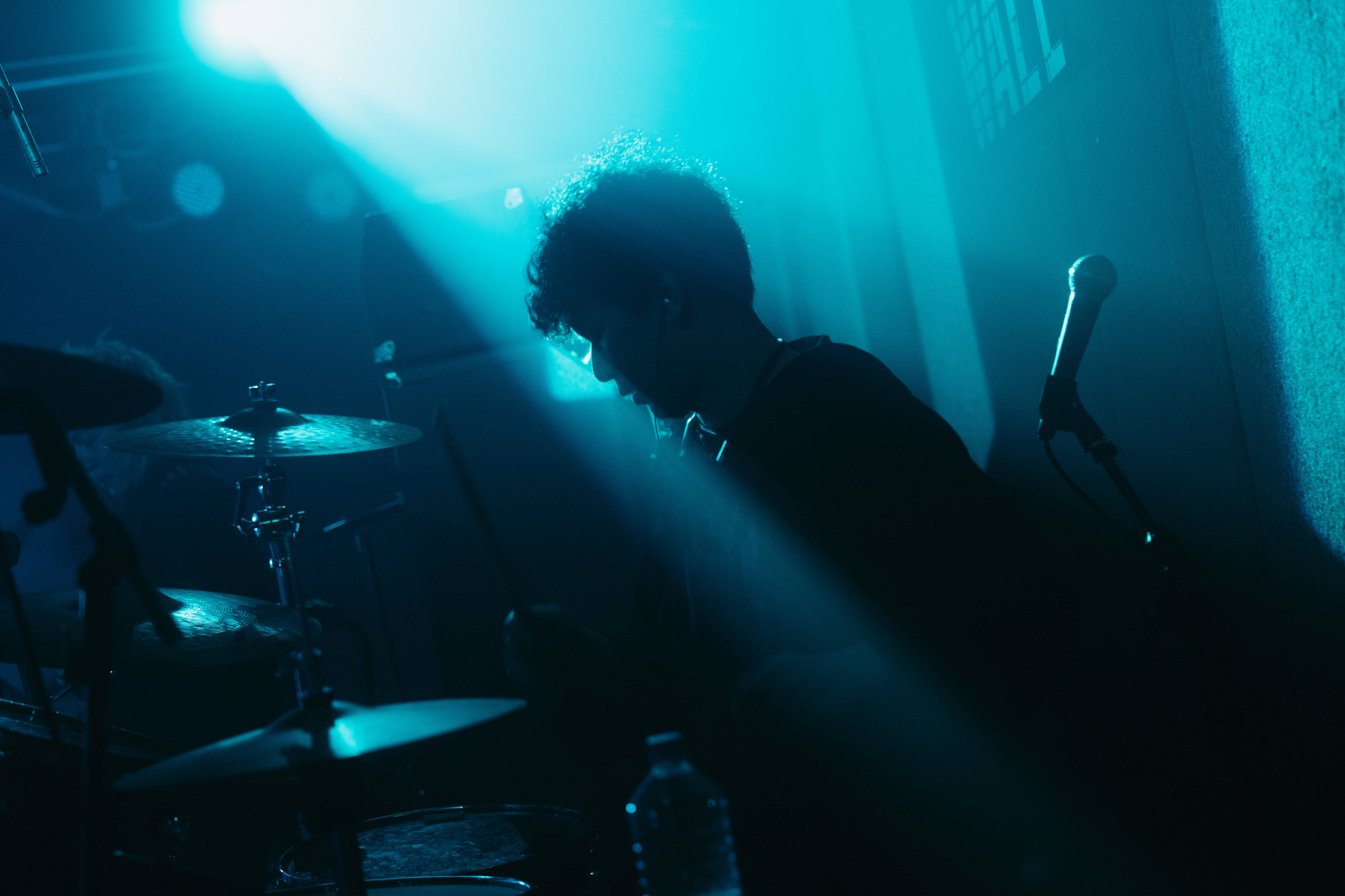 東京酒吐座が語る「シューゲイザー」の呪縛を乗り越え、拡張した新境地、Wispとの共演秘話