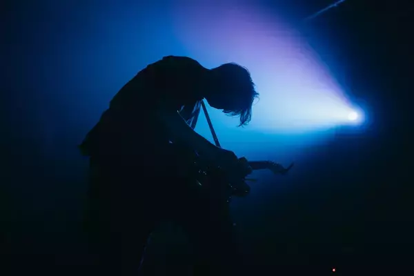 「東京酒吐座が語る「シューゲイザー」の呪縛を乗り越え、拡張した新境地、Wispとの共演秘話」の画像