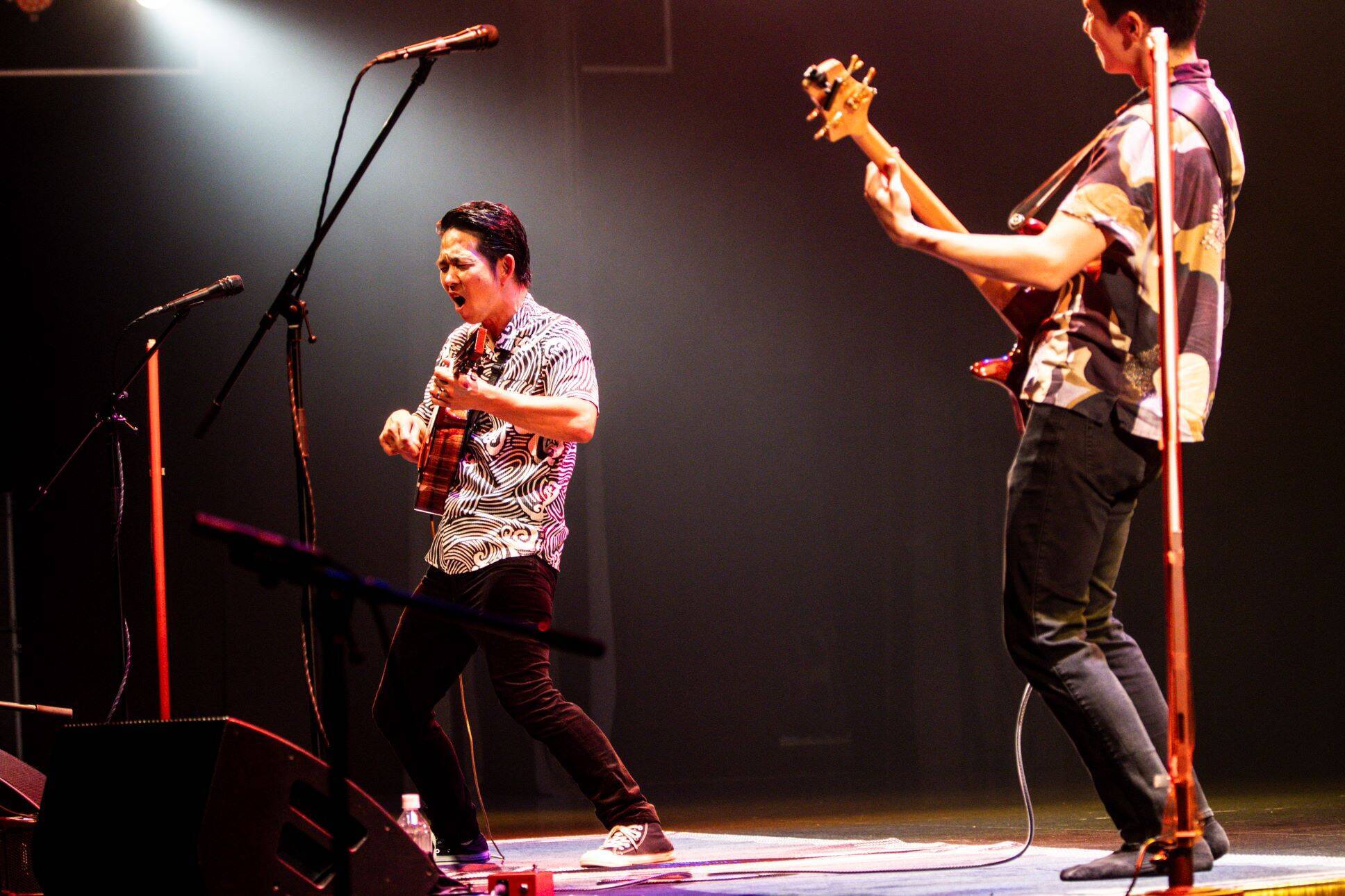 ジェイク・シマブクロ、来日ツアー初日に見せた「進化するウクレレ」と「次なるフェイズ」