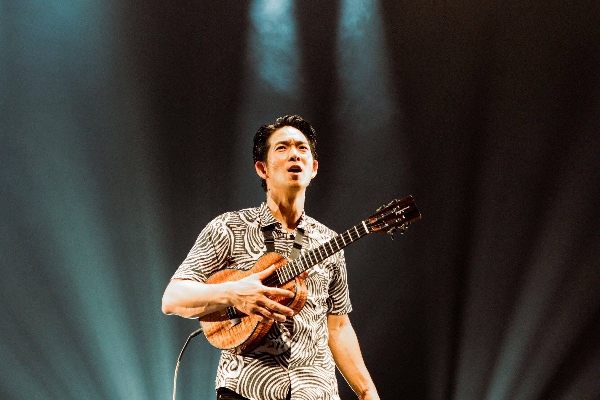 ジェイク・シマブクロ、来日ツアー初日に見せた「進化するウクレレ」と「次なるフェイズ」