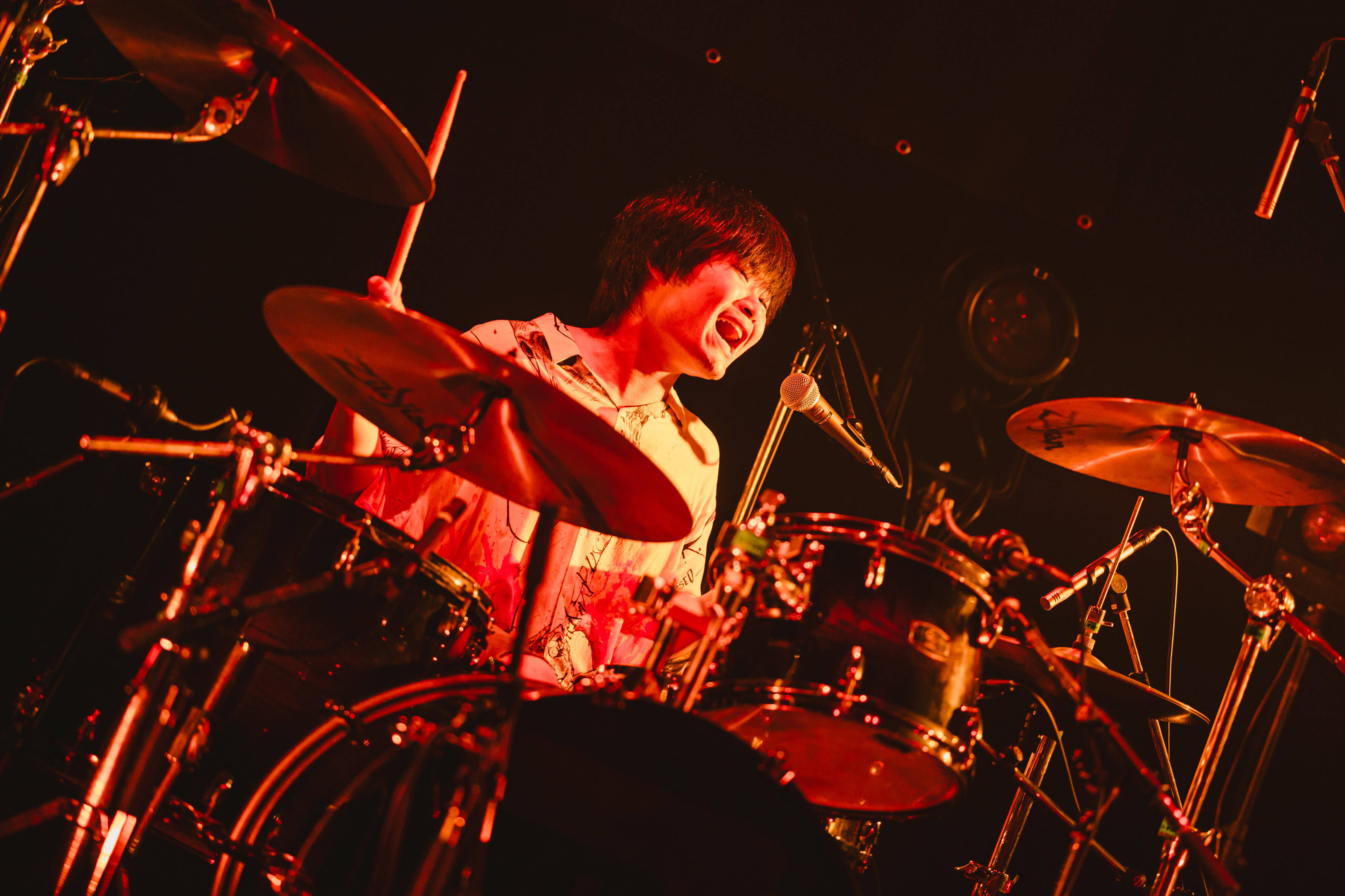 板歯目（バンシモク）が渋谷で見せた「野生」のライブ　