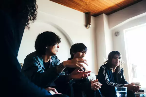 「Earthists. × Tatsuya Amano（Crossfaith）が語り合う、日本のラウドロックを更新する「個」と「ハイパー」」の画像