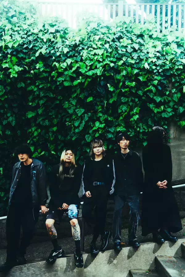 「Earthists. × Tatsuya Amano（Crossfaith）が語り合う、日本のラウドロックを更新する「個」と「ハイパー」」の画像