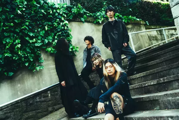 「Earthists. × Tatsuya Amano（Crossfaith）が語り合う、日本のラウドロックを更新する「個」と「ハイパー」」の画像