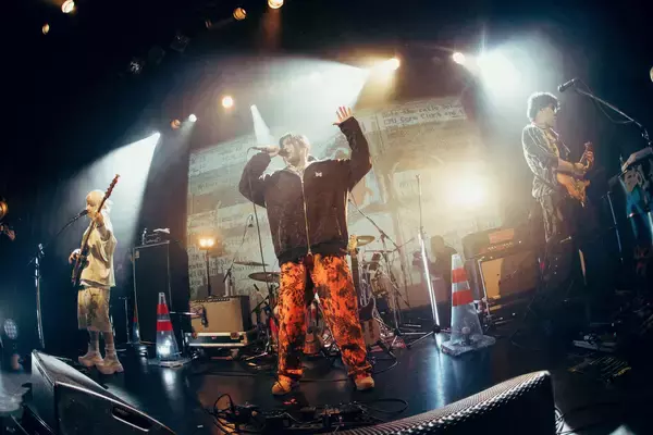 「OddRe:初ショーケース完遂　正三角形のグルーヴが渋谷を揺らした夜」の画像