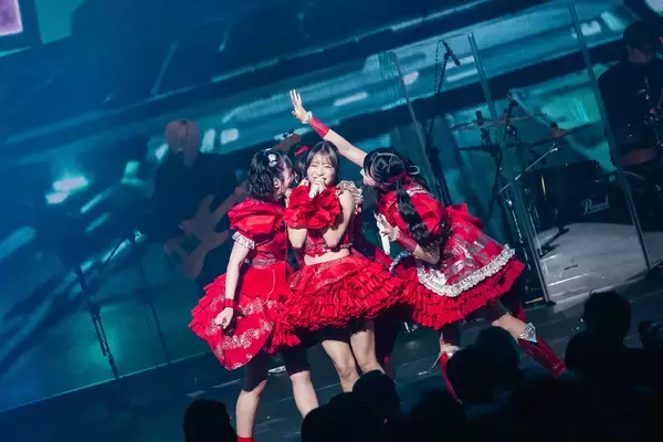 「yosugala、夜明けへ向かう4周年のパレード　NHKホールで刻んだ絆と約束」の画像