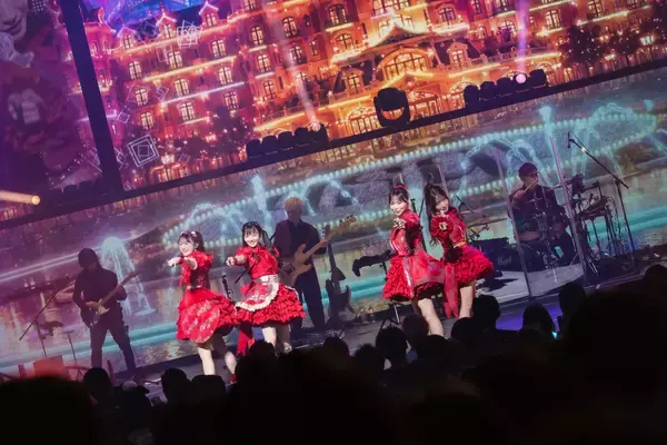 「yosugala、夜明けへ向かう4周年のパレード　NHKホールで刻んだ絆と約束」の画像