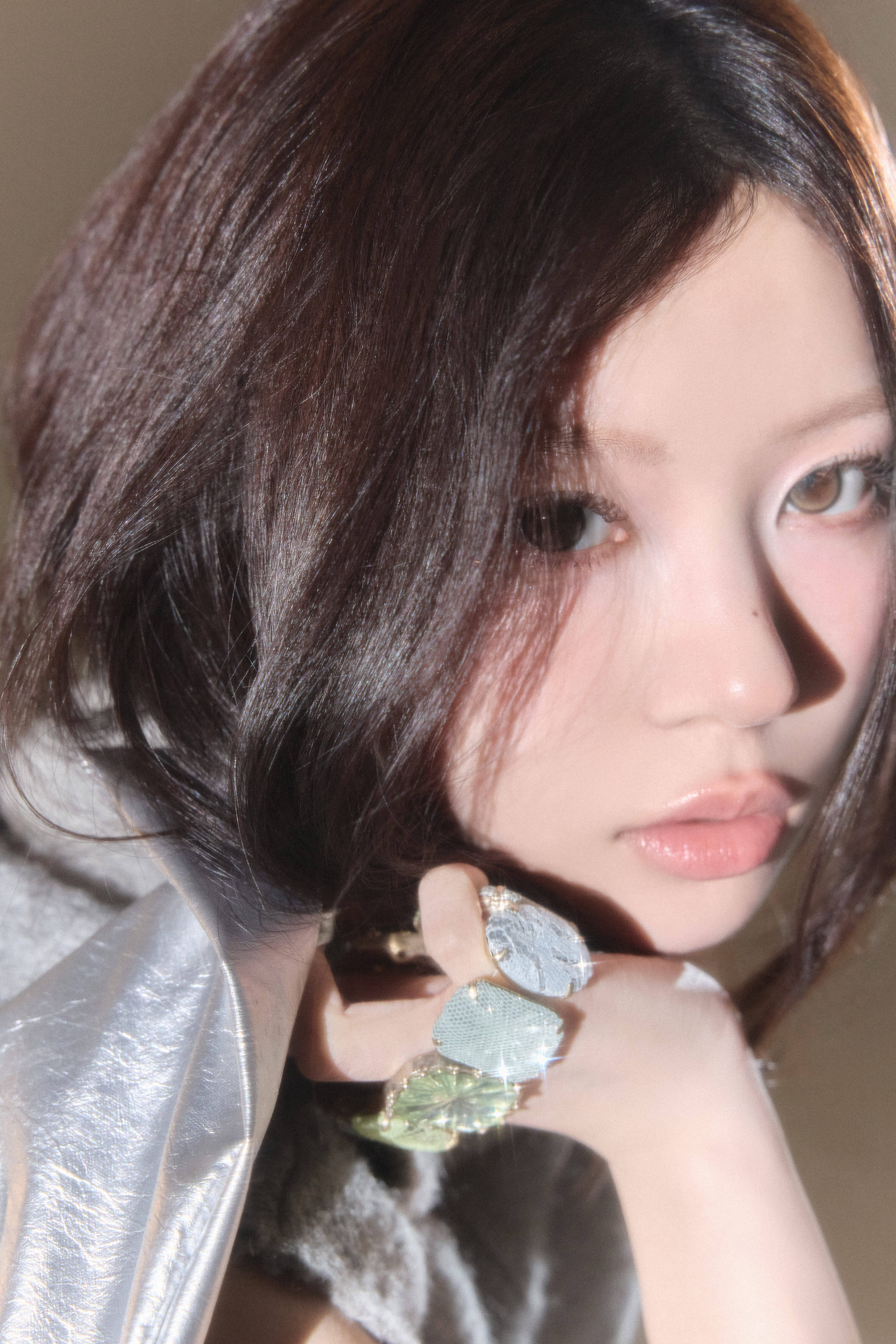 ILLITが語る、「I Got Your Back (Feat. JISOO, MOMOKA of HANA)」に込めた支え合う強さと新たな表現