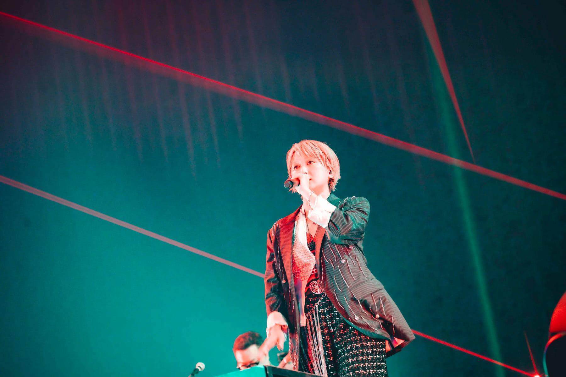 礼賛『5×5』レポート　「5人×結成5周年＝25曲」でバンドの歩みを総括、土岐麻子と清 竜人も登場