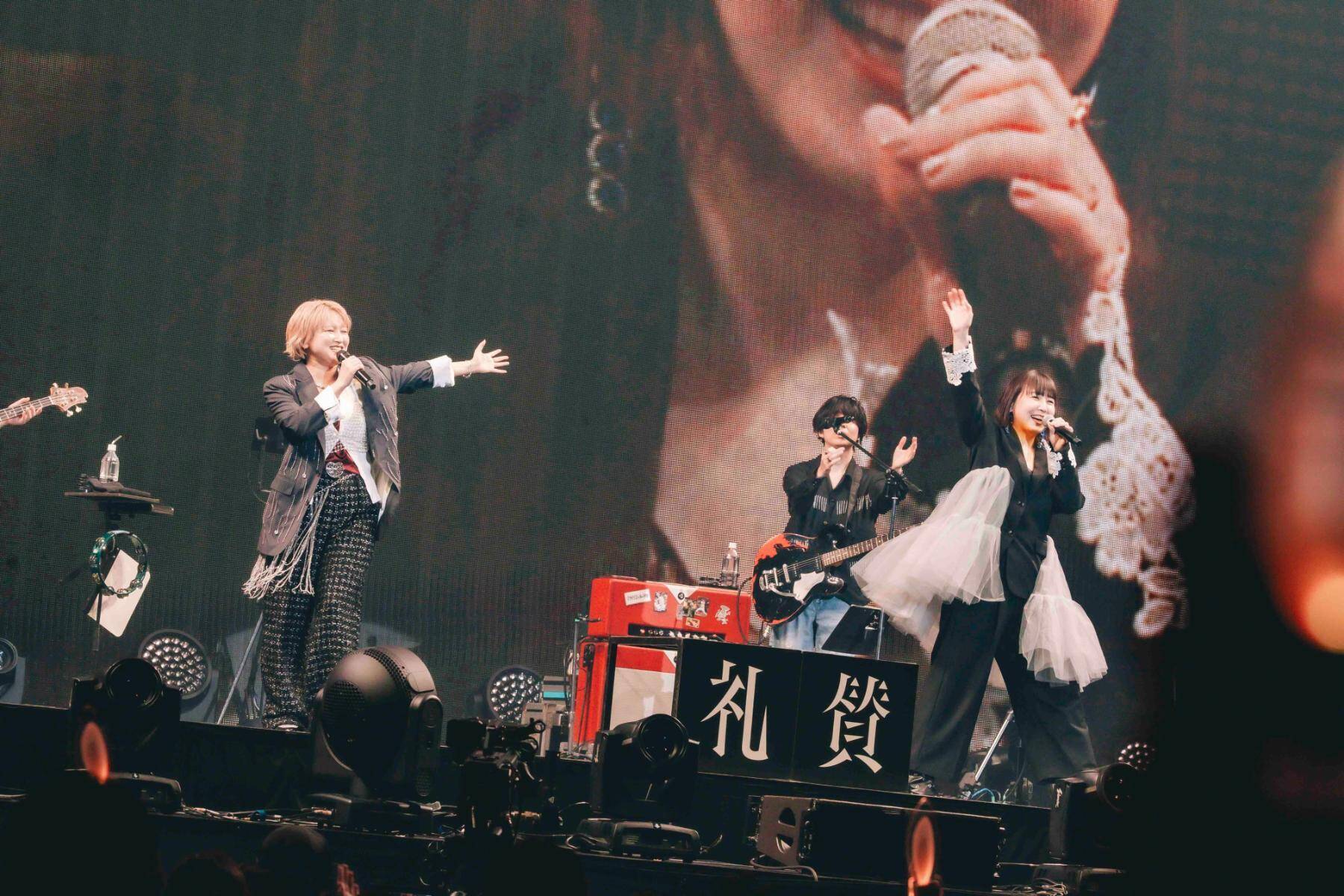礼賛『5×5』レポート　「5人×結成5周年＝25曲」でバンドの歩みを総括、土岐麻子と清 竜人も登場