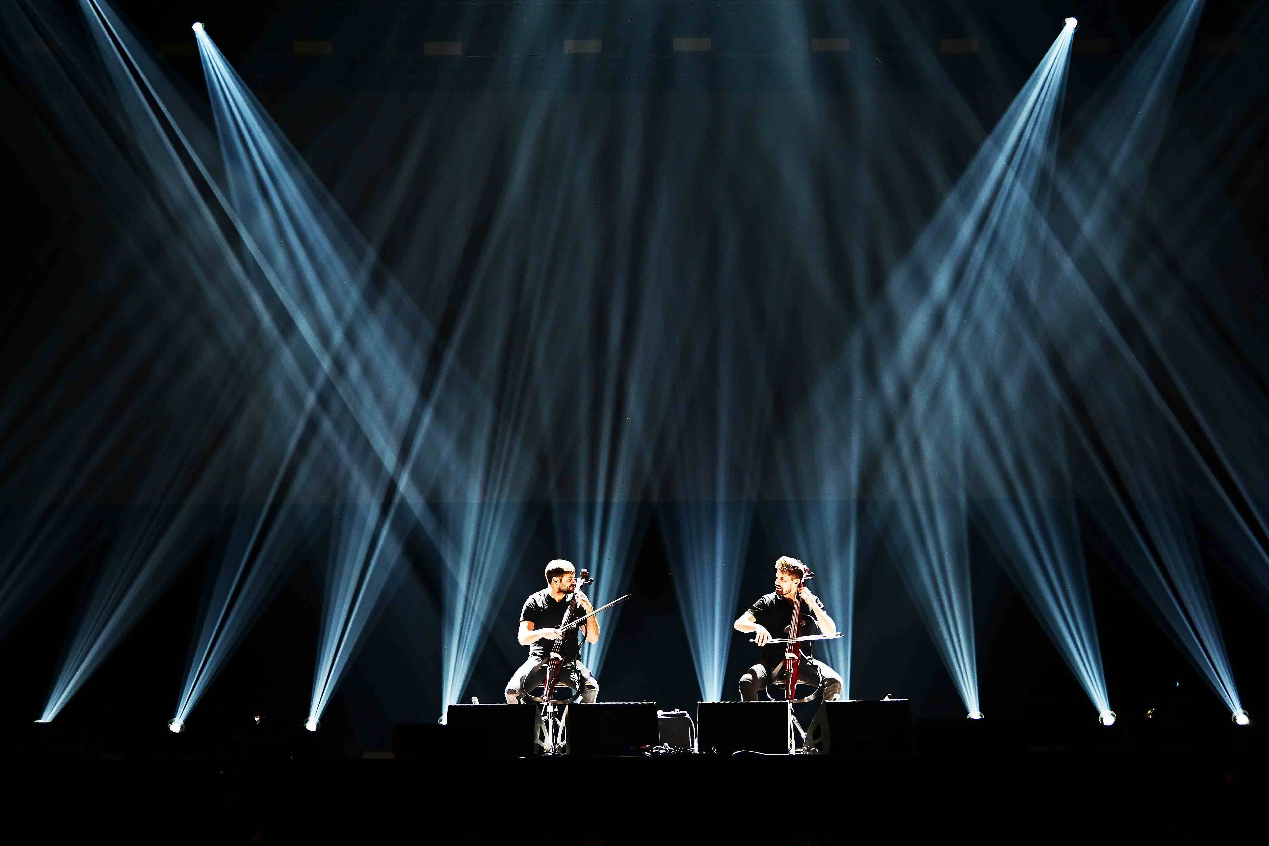 2CELLOS最後の日本公演、愛すべき2人の魅力に満ちたラストステージ