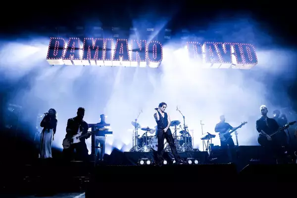「ダミアーノ・デイヴィッド来日公演を総括　ソロとして圧倒的なスケールを証明した三部構成」の画像