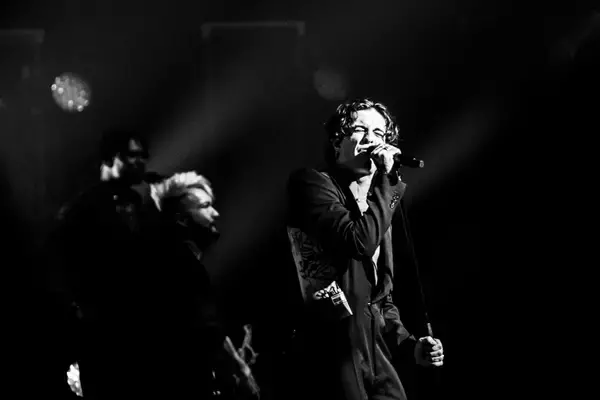 「ダミアーノ・デイヴィッド来日公演を総括　ソロとして圧倒的なスケールを証明した三部構成」の画像