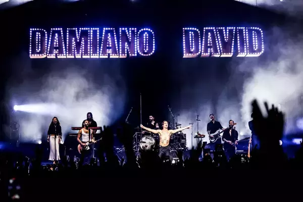 「ダミアーノ・デイヴィッド来日公演を総括　ソロとして圧倒的なスケールを証明した三部構成」の画像