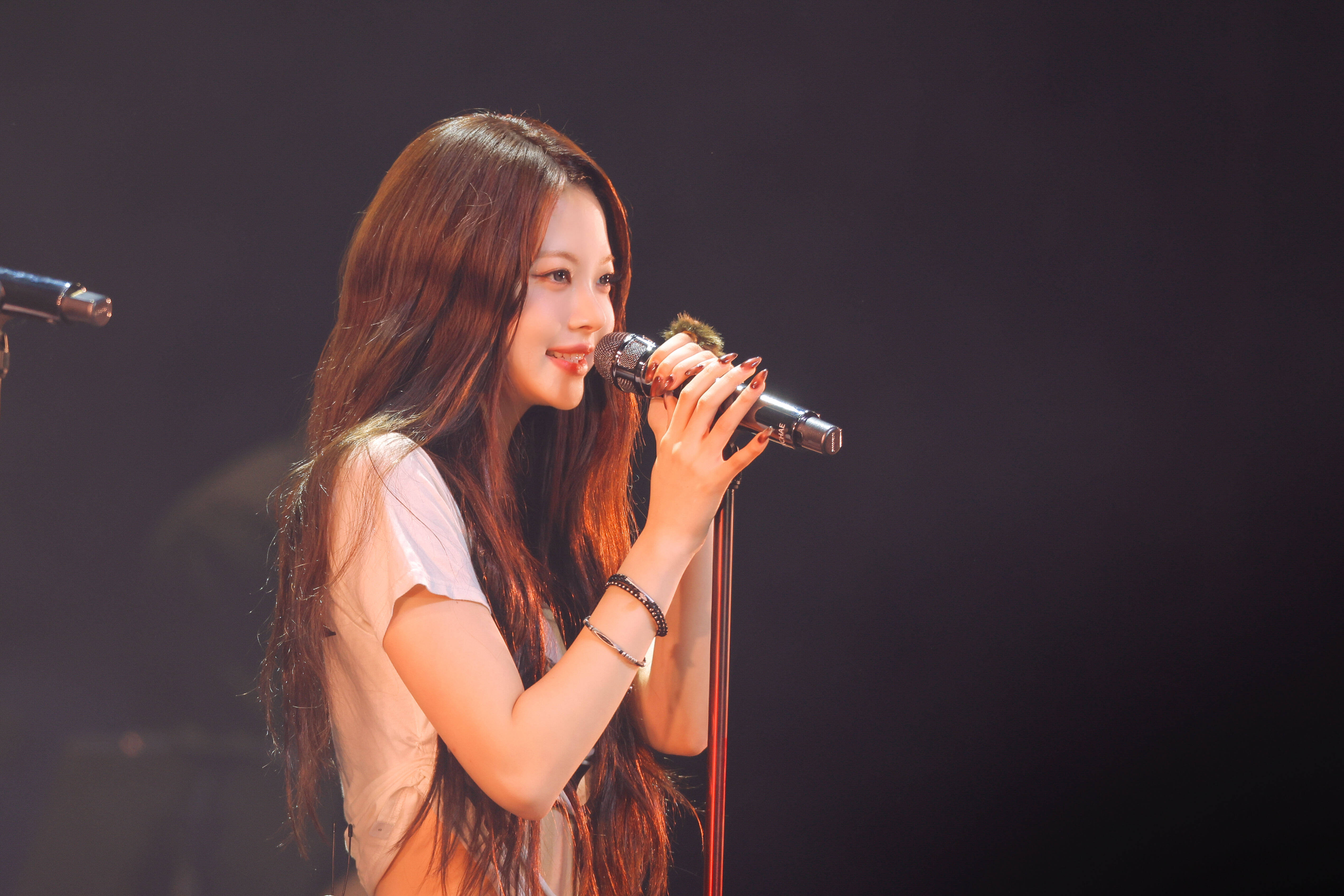 LE SSERAFIM、2025年を語る──苦悩も力に、確かな結束へ