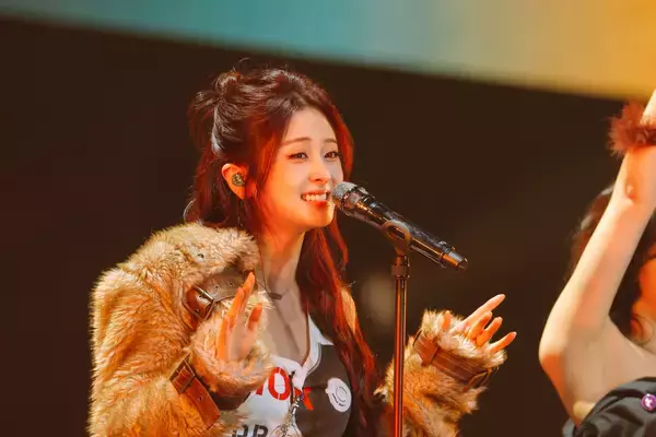 「LE SSERAFIM、2025年を語る──苦悩も力に、確かな結束へ」の画像