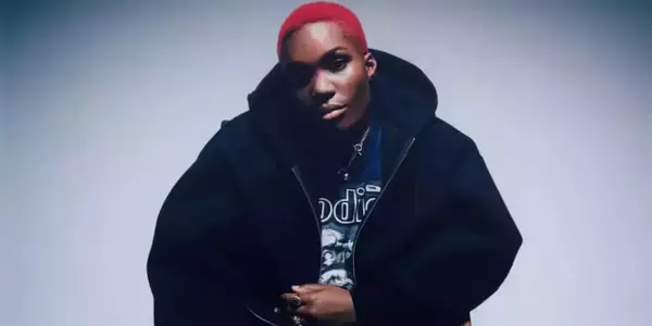 「アーロ・パークスが語る「夜への目覚め」音楽観を一変させたクラブカルチャーとの出会い」の画像