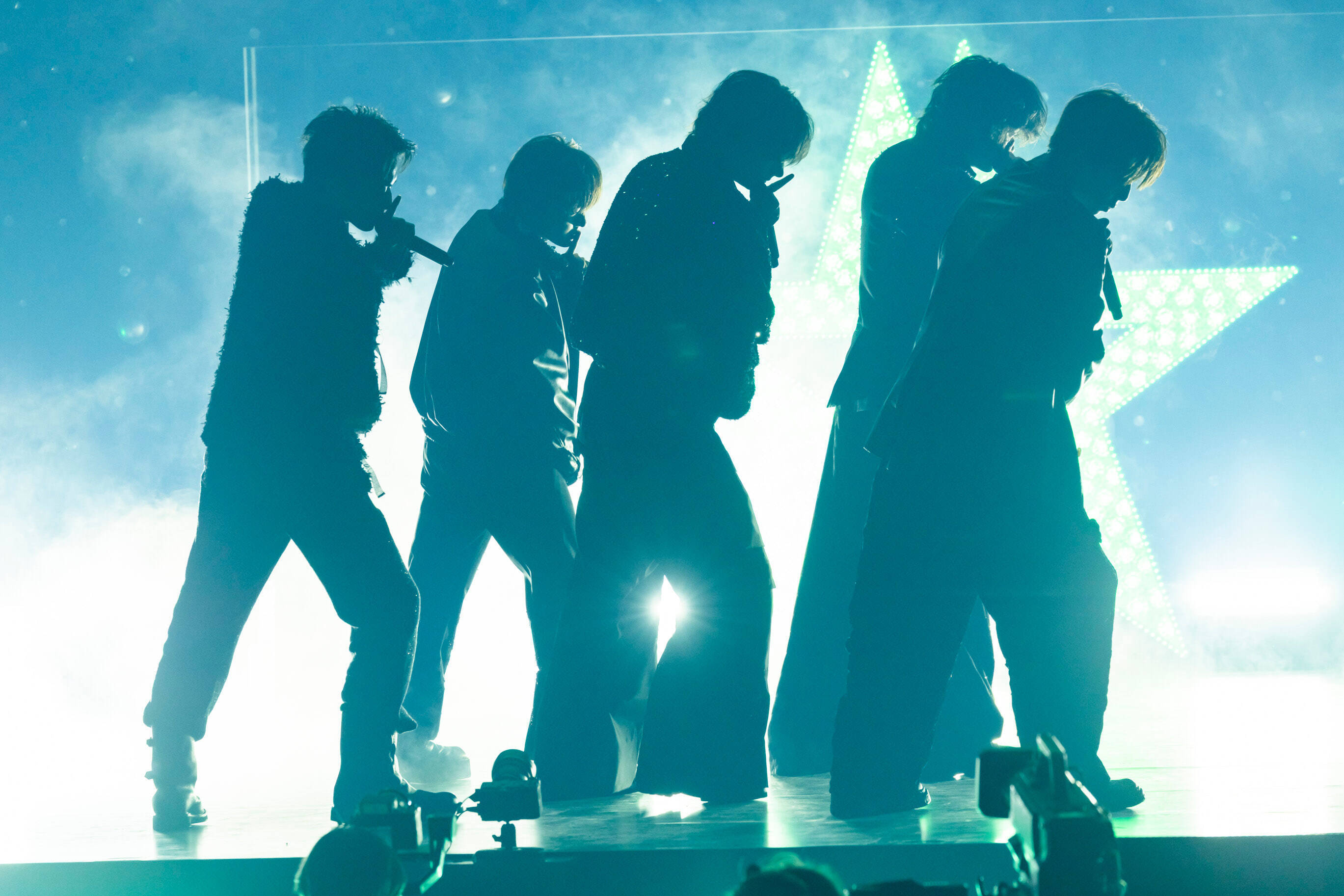 STARGLOW、感動のドラマを超えた圧巻のデビューショーケース完遂