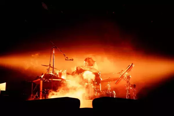 「King Gnu、怒涛のアンセムと弩級のカオスで命揺らした「King Gnu CEN+RAL Tour 2026」ファイナル公演」の画像