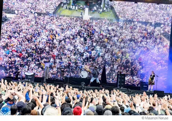 「TURNSTILEとHi-STANDARD、GREEN STAGEで鳴らした自由の衝動　笑顔とモッシュが生んだ楽園」の画像