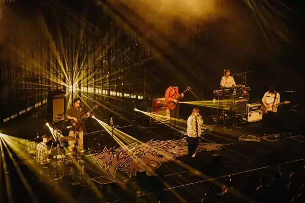 「礼賛『超超超BUSYツアー』全公演ソールドアウトで完走、「どんどん上に上がっていく」5人の快進撃」の画像