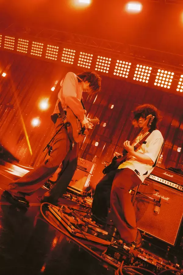 「礼賛『超超超BUSYツアー』全公演ソールドアウトで完走、「どんどん上に上がっていく」5人の快進撃」の画像