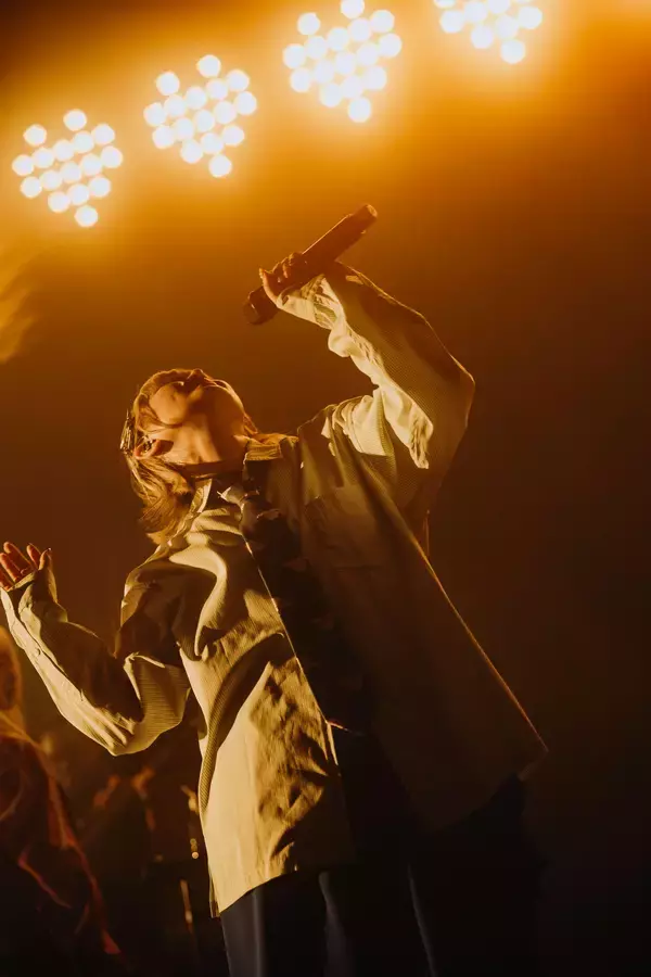 「礼賛『超超超BUSYツアー』全公演ソールドアウトで完走、「どんどん上に上がっていく」5人の快進撃」の画像