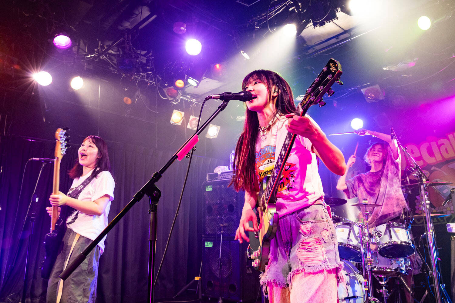 SpecialThanksが振り返る2025年、TikTokでのブレイク、20周年への展望