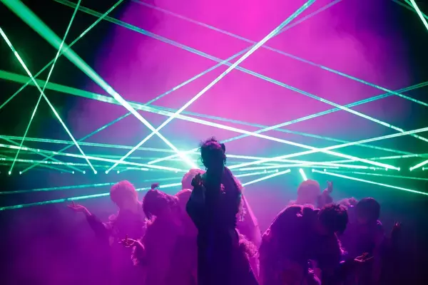 「龍宮城、アリーナで芸事の極致を叩きつける──「SHIBAI」2日目レポート」の画像