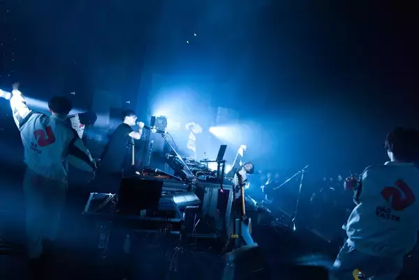 「PAS TASTA × six impala夢の共演　長谷川白紙、Peterparker69と「次世代のPOP」を提示【VICTERA EXAレポート】」の画像