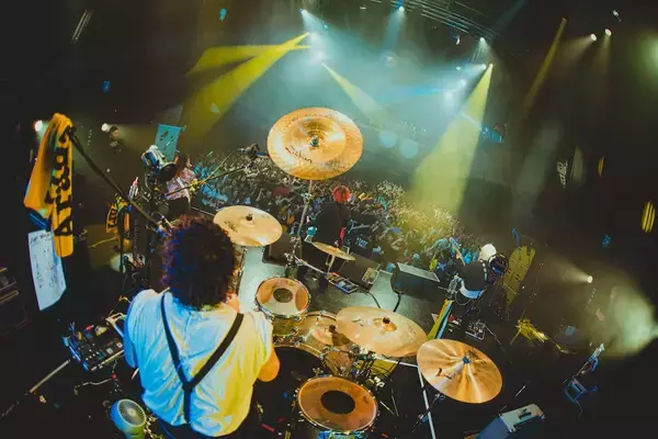 「Arakezuri、Zepp Shinjukuで迎えた悲願の夜、新章へと突入する新たなスタート地点」の画像