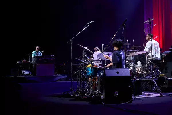 「ロバート・グラスパー×石若駿が語り合う、ジャズの新しい扉を開けたリーダーの哲学」の画像