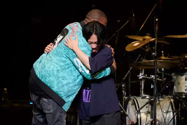 「ロバート・グラスパー×石若駿が語り合う、ジャズの新しい扉を開けたリーダーの哲学」の画像