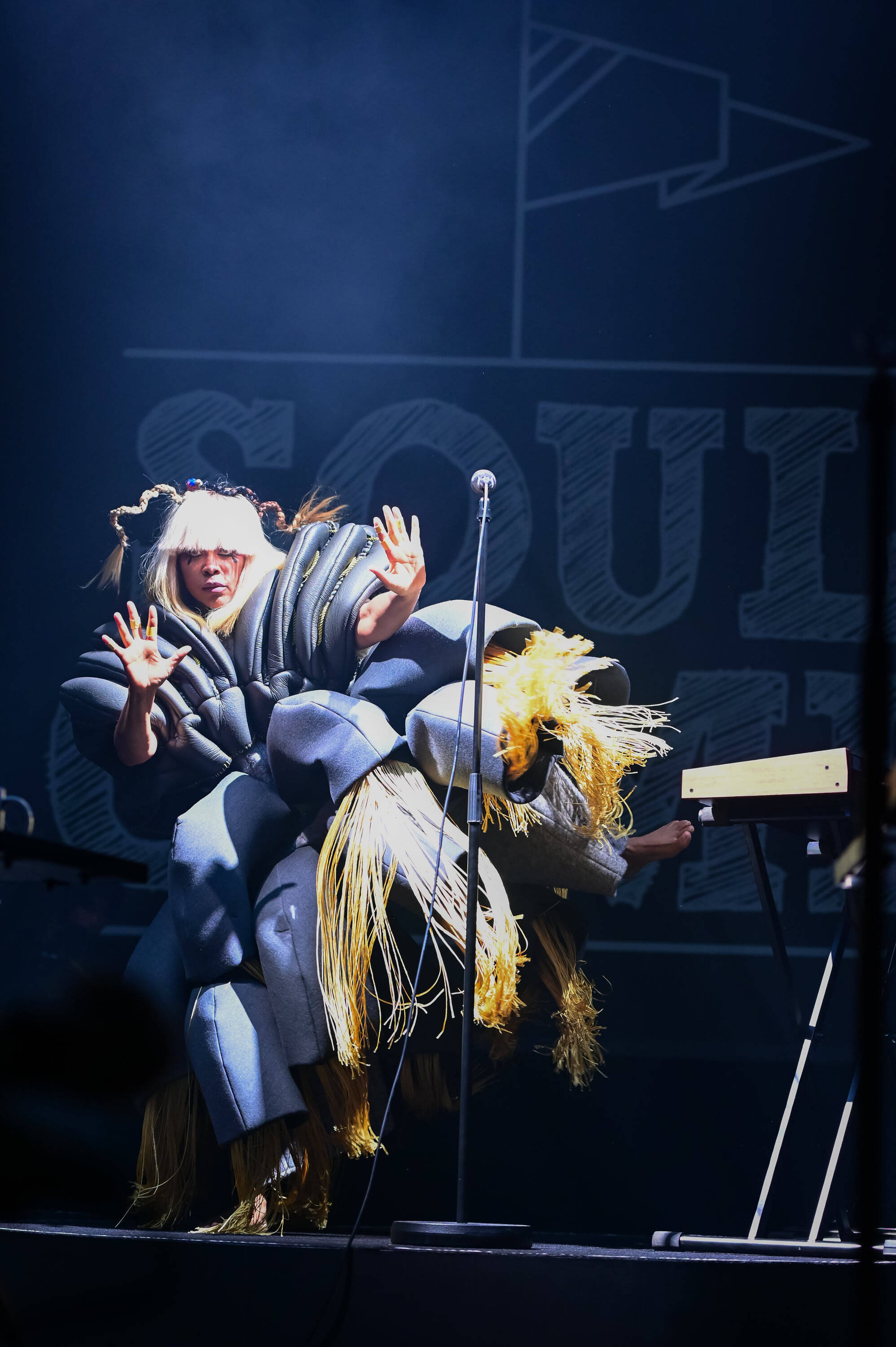 エリカ・バドゥが圧倒的名演、ファーサイドのラップ魂も爆発　7年ぶり復活「SOUL CAMP 2026」レポート