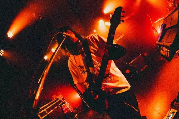 「Tyrkouaz超満員の初ワンマンで見せた「飛躍の兆し」怒涛のライブが生んだモッシュと熱狂」の画像