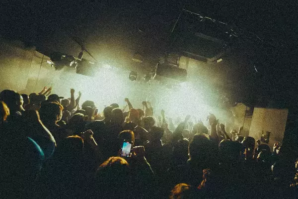 「Tyrkouaz超満員の初ワンマンで見せた「飛躍の兆し」怒涛のライブが生んだモッシュと熱狂」の画像