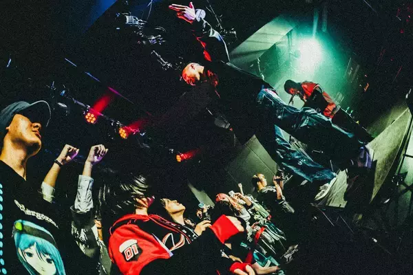 「Tyrkouaz超満員の初ワンマンで見せた「飛躍の兆し」怒涛のライブが生んだモッシュと熱狂」の画像