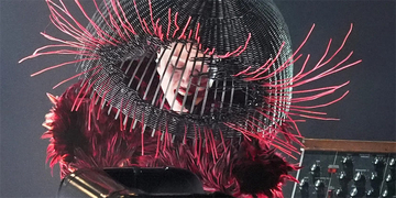 レディー・ガガ、グラミー賞「Abracadabra」伝説的パフォーマンス映像を公開