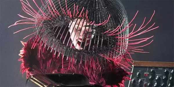 レディー・ガガ、グラミー賞「Abracadabra」伝説的パフォーマンス映像を公開