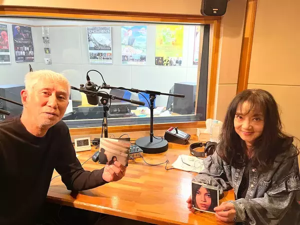 「山崎ハコが振り返る、歴史的な名盤、デビューアルバム『飛・び・ま・す』」の画像