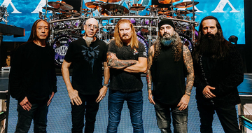 ドリーム・シアター、40周年ツアーで来日へ「歴代で最大のスケール」